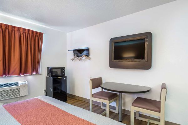 MOTEL 6 FINDLAY (Findlay)